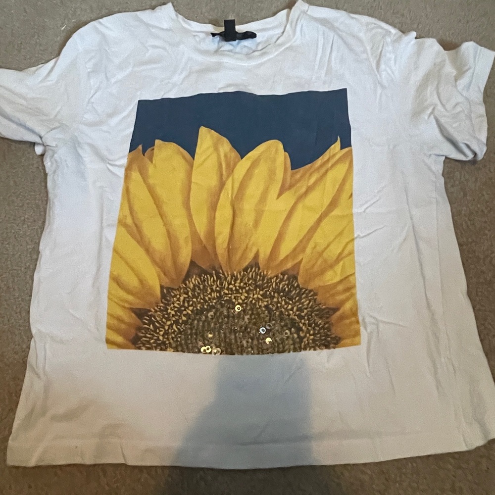 Truth White Tee with Yellow Sunflower Graphic and Navy Backdrop